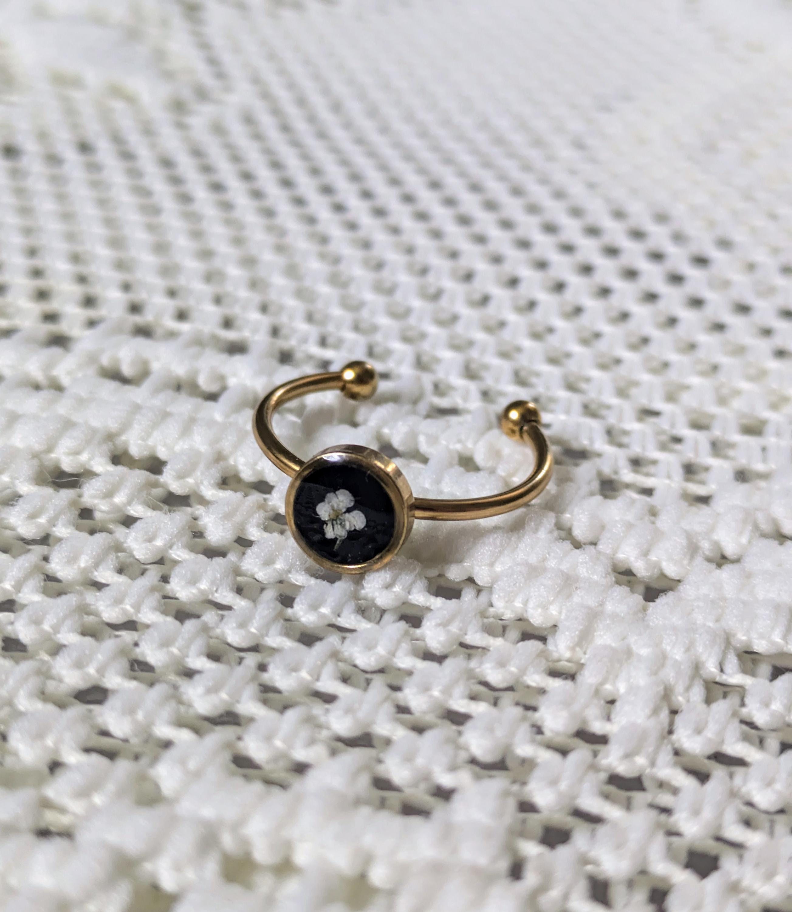 Black Queen Ann's Lance Pressed Flower Ring